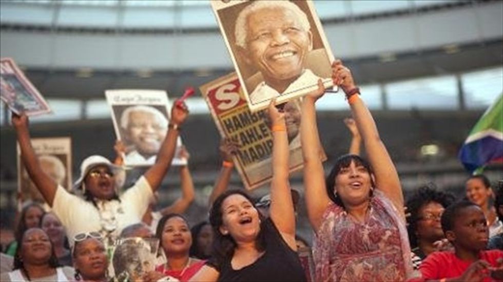 Anger surges over Nelson Mandela death 'picture' posted on the Internet