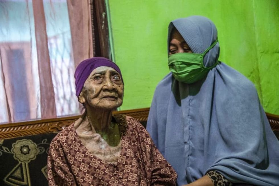 100-year-old Indonesian woman beats coronavirus
