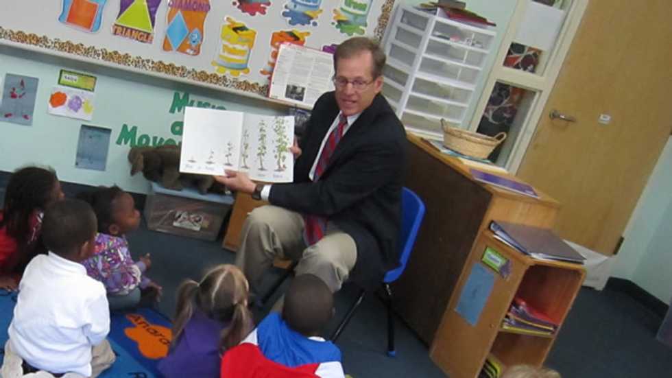 Georgia lawmaker: Force poor kids to 'sweep the floors' to get school lunches