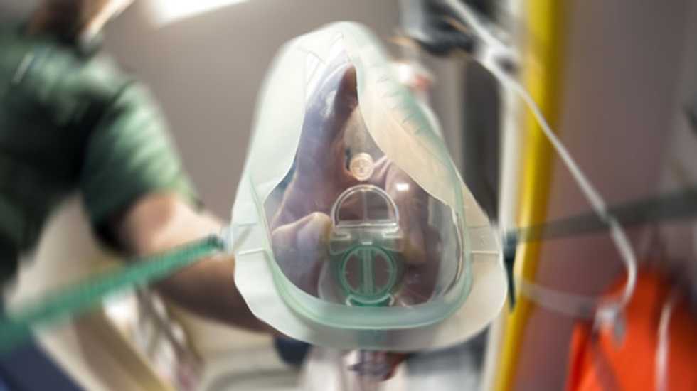 Judge temporarily prevents hospital from removing Jahi McMath from life support