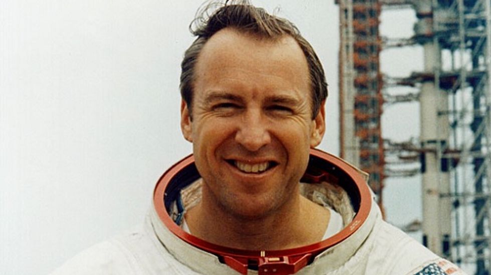 Astronaut Jim Lovell recreates Christmas broadcast on 45th anniversary of lunar orbit