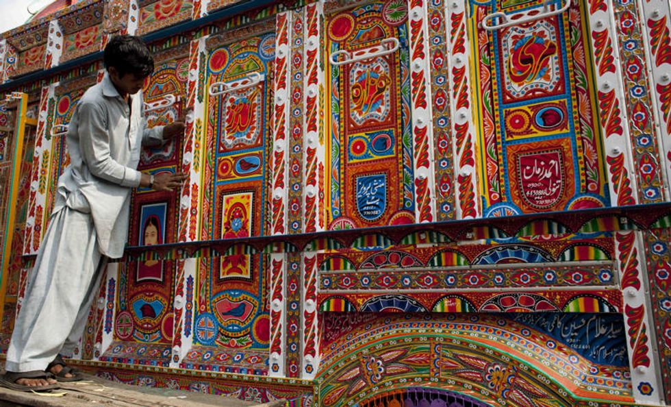 Pakistan's truck artists lament NATO withdrawal from Afghanistan