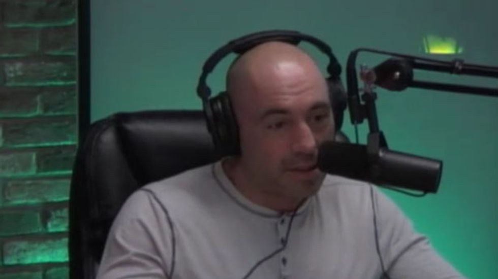 Joe Rogan tells Roseanne Barr: Monsanto not using 'chemtrails' to make atmospheric mirror