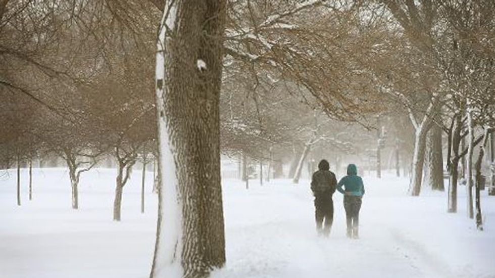 Snowstorm bears down on northeastern United States