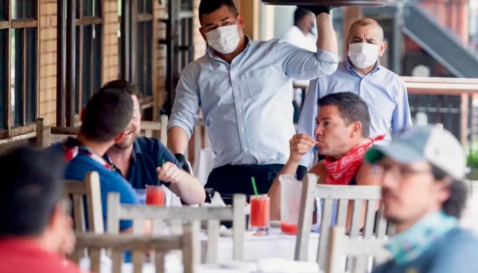 US government study highlights COVID-19 risk from bars and restaurants