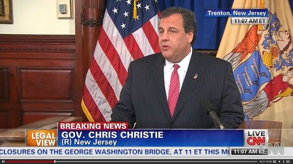 Beleaguered Chris Christie questioned about 'Bridgegate' scandal at Chicago business event