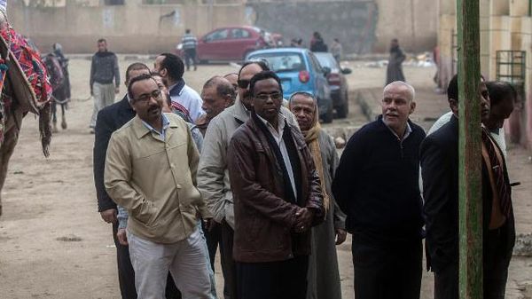 Egyptians vote 'yes' on constitution as Islamists boycott