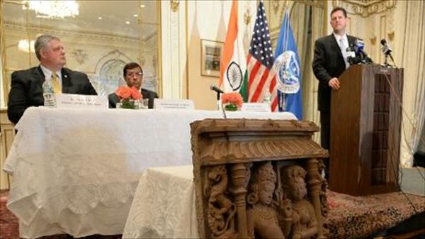 Rapprochement?: U.S. returns missing sculptures to India