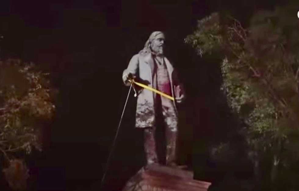 Protesters topple Washington DC’s only Confederate statue after Juneteenth rallies