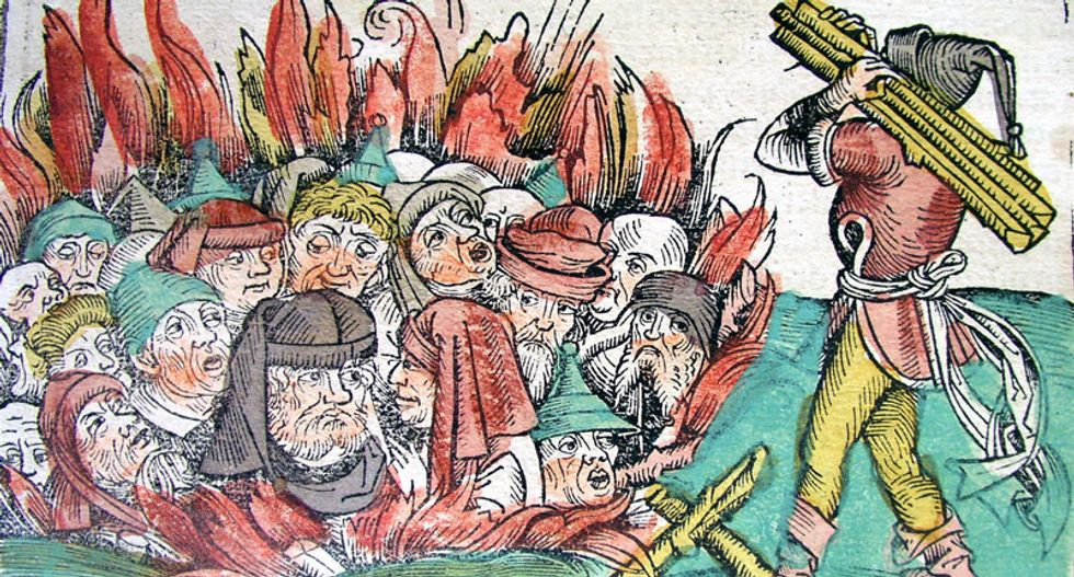 Tolerance and violence: The fate of religious minorities during the plague under Christianity and Islam
