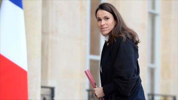 French magazine that reported on president's alleged affair fined for violating minister's privacy