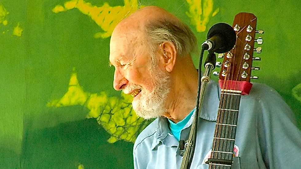 Father of American folk music and activist Pete Seeger dies at 94