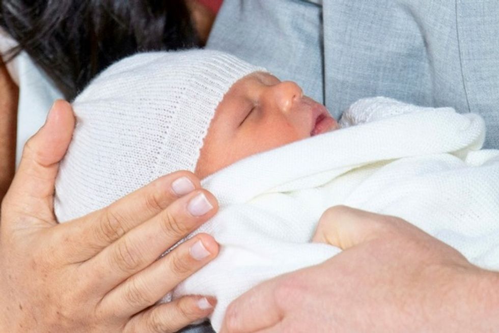World gets first glimpse of Harry and Meghan's royal baby