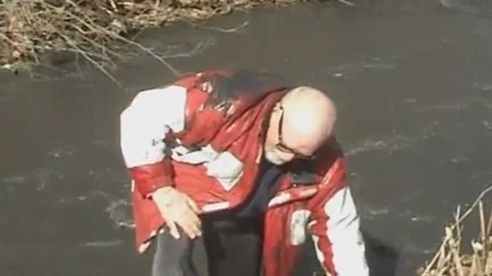 Yuck! W.V. reporter falls into creek turned black by coal spill and comes out dripping sludge
