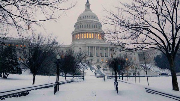Deadly winter storm pounds the East Coast
