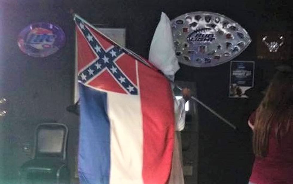 Mississippi bar kicks out man who wore KKK robe to Halloween costume party hours after Pittsburgh massacre