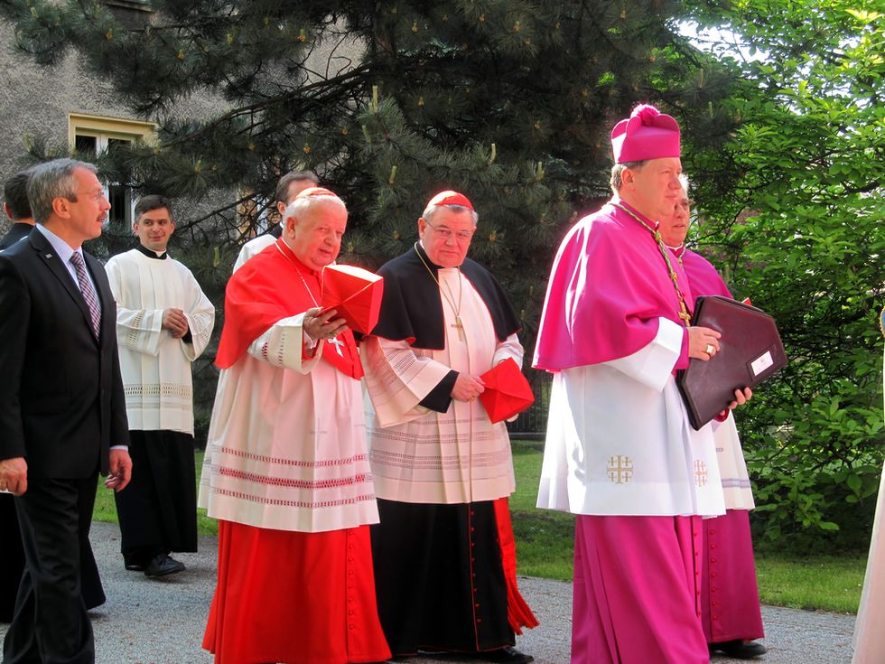 Kansas Episcopal bishops speak out against doomed anti-LGBT bill