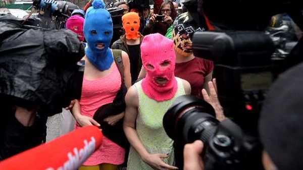 Pussy Riot clash with Russian police in Sochi