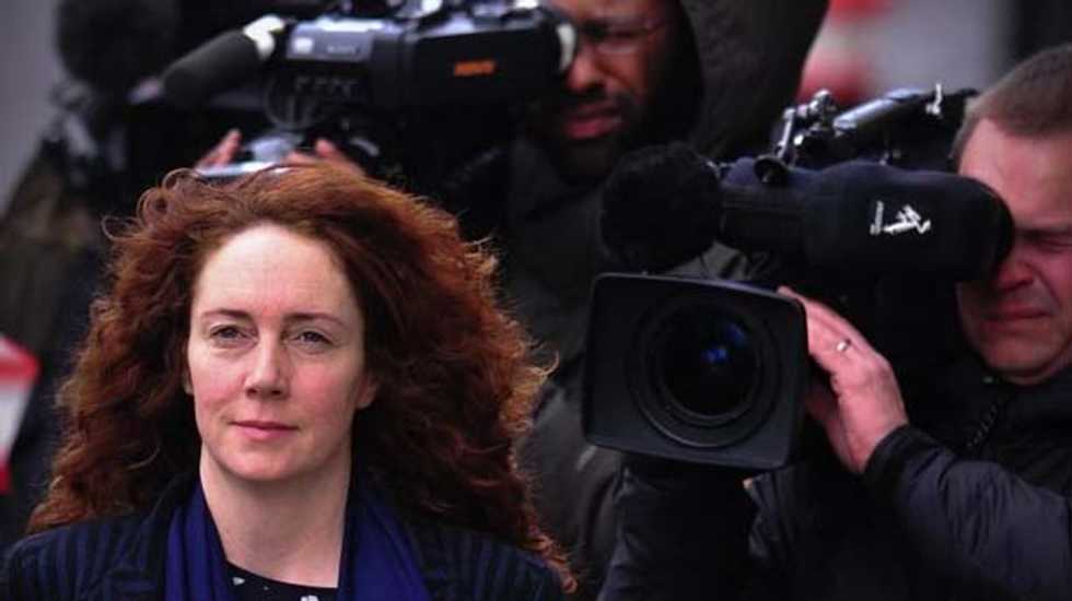 News of the World editor Rebekah Brooks cleared of bribery charge in British hacking trial