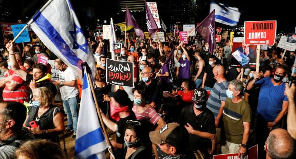 Israeli protesters fire pepper spray -- at police -- to protest Trump pal Netanyahu’s bungled response to coronavirus