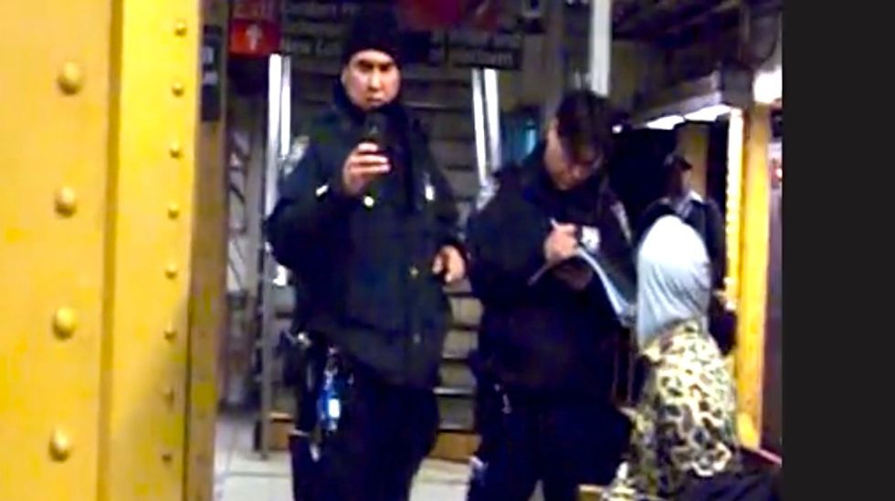 Cop harasses photographer, steals his cellphone battery and tries to get YouTube to pull the video