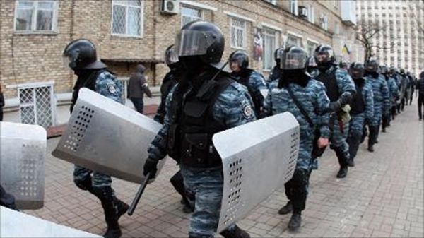 Manhunt for ex-Ukrainian President Yanukovych reaches his birthplace