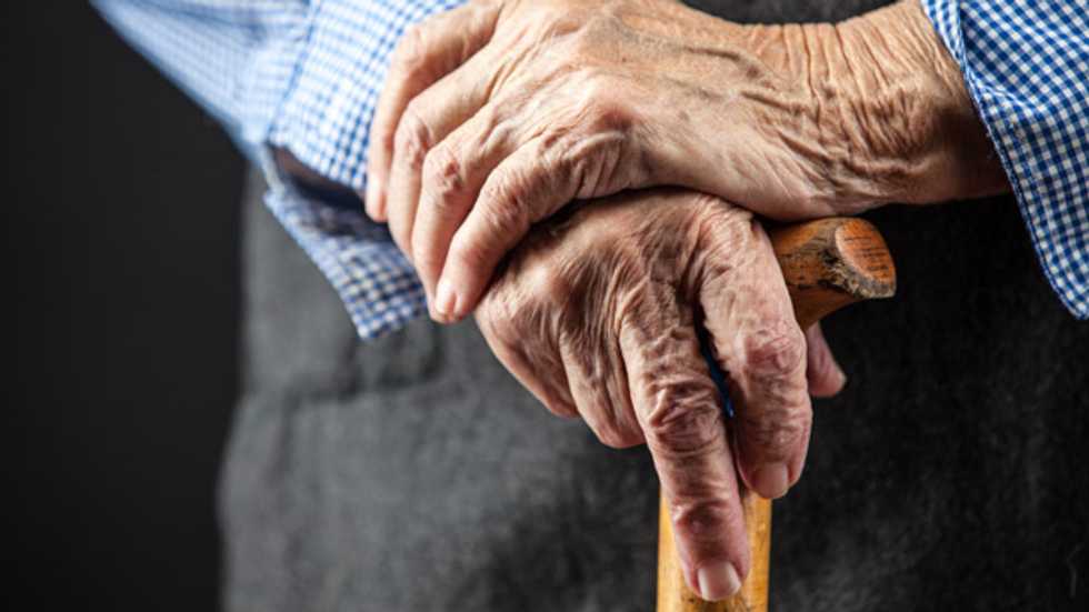 SC officer shoots 70-year-old man in the chest as he reaches for his walking cane