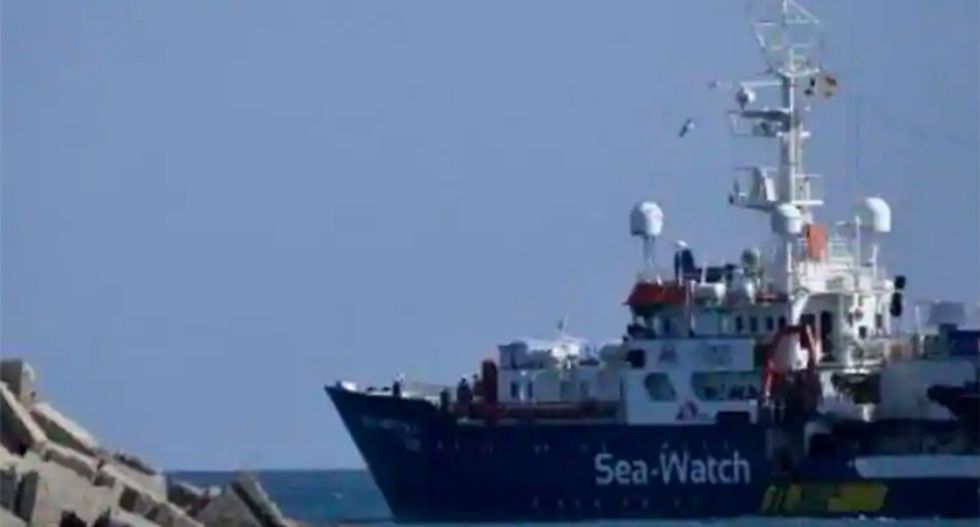 Activists accuse Italy of halting ship rescue mission