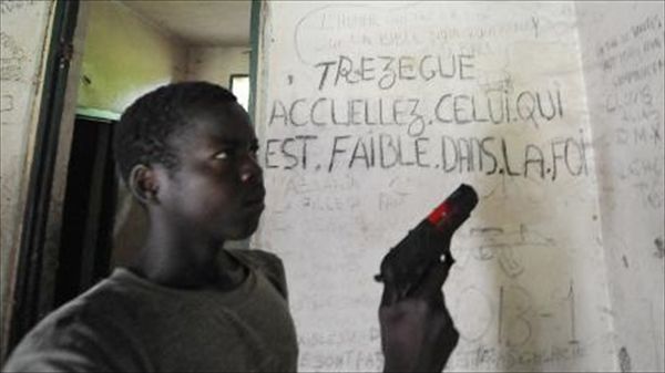 Abandoned in a palace, Central African militia waits for orders