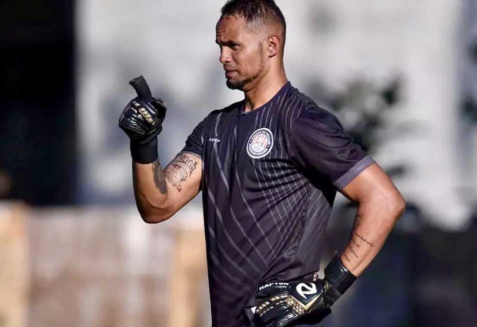 Coach quits Brazil club over goal keeper's femicide conviction