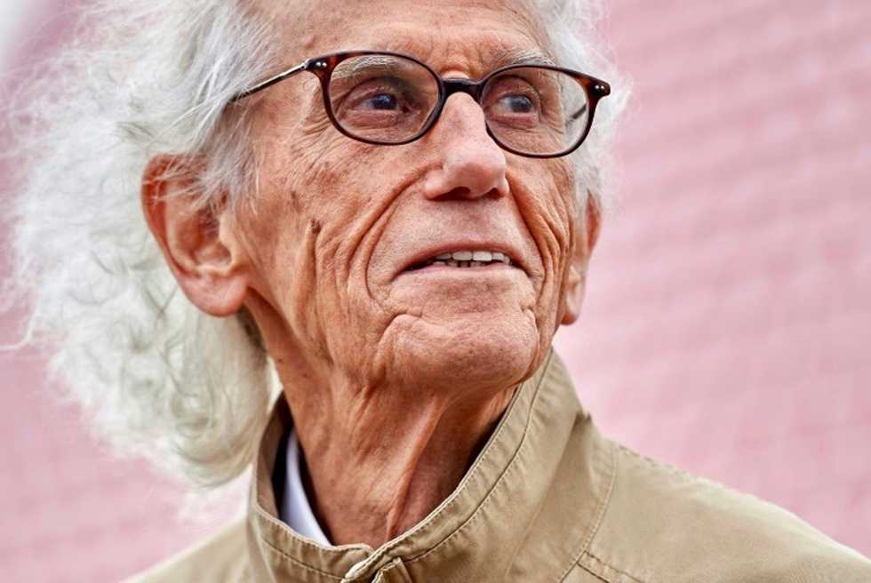 Artist Christo who wrapped Reichstag in fabric dies aged 84