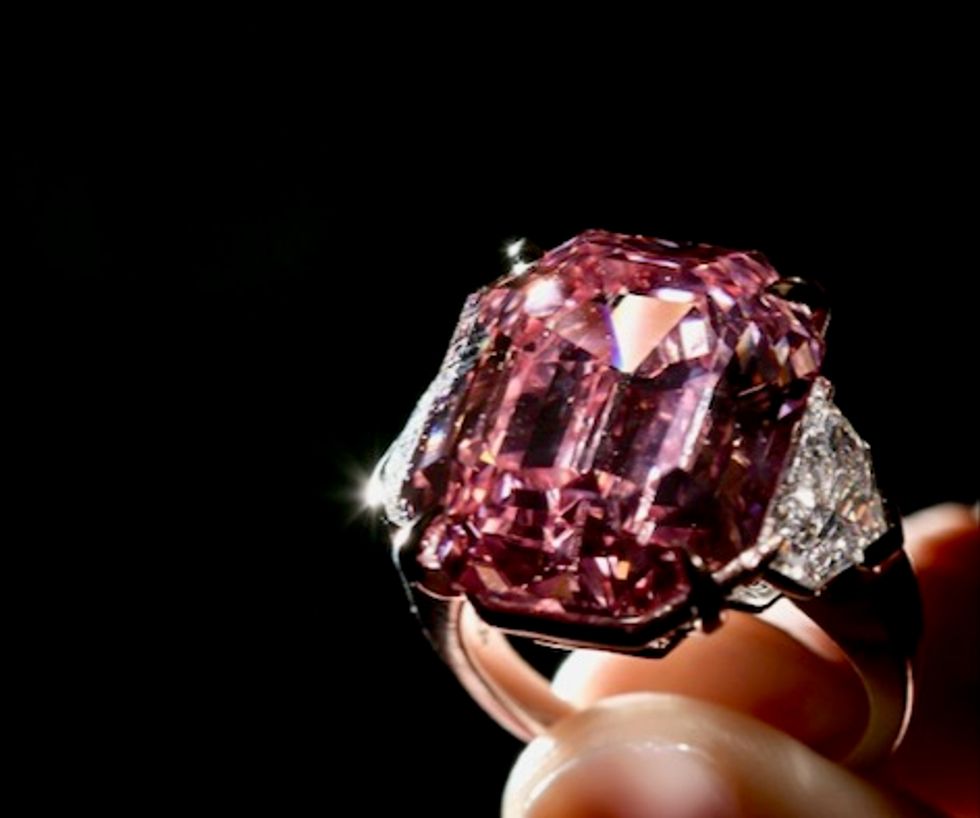 'Incomparable' pink diamond could smash record at Geneva auction