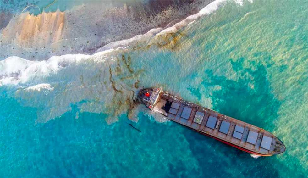 Ship that oozed oil off Mauritius coast splits in two
