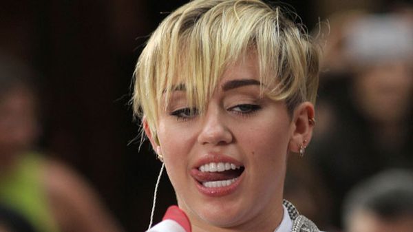 Study concludes: 'Journalism — to some extent — is twerking'