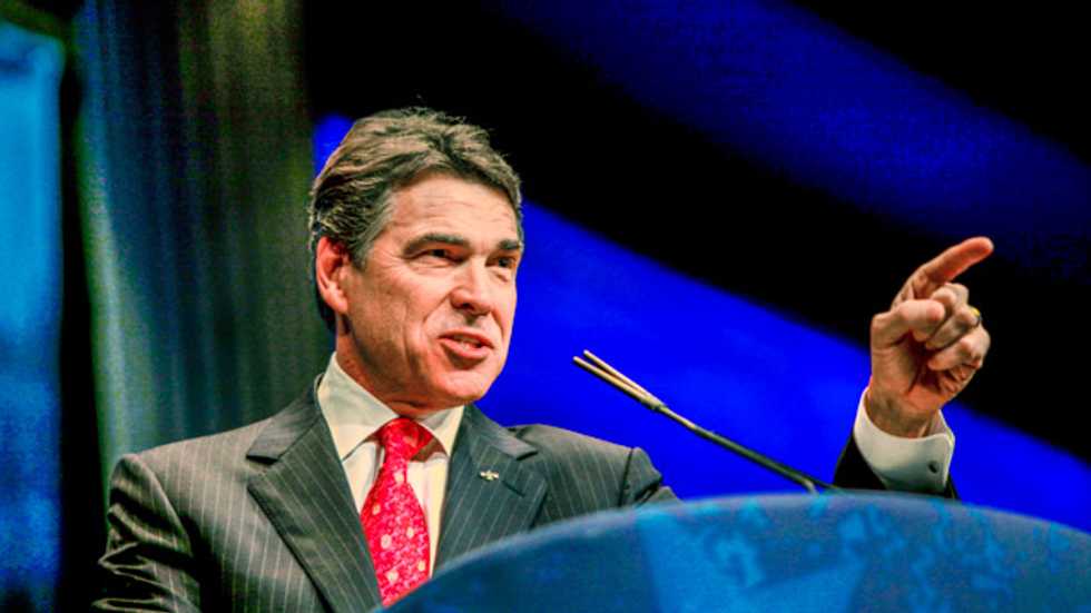 Rick Perry orders Texas prisons not to follow federal rape prevention law