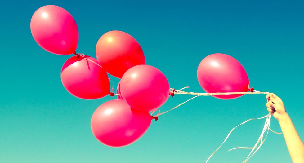 Popping balloons trigger stampede at Florida mall; nine hurt