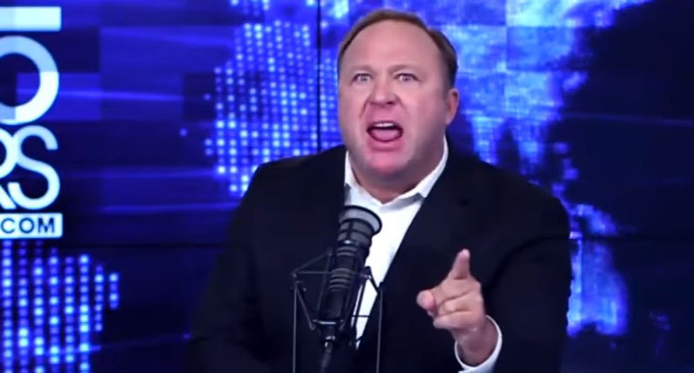 Sandy Hook truther Alex Jones brags his InfoWars conspiracy site cleared to attend White House briefings