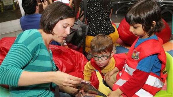 Researchers: More U.S. mothers staying at home because of unemployment