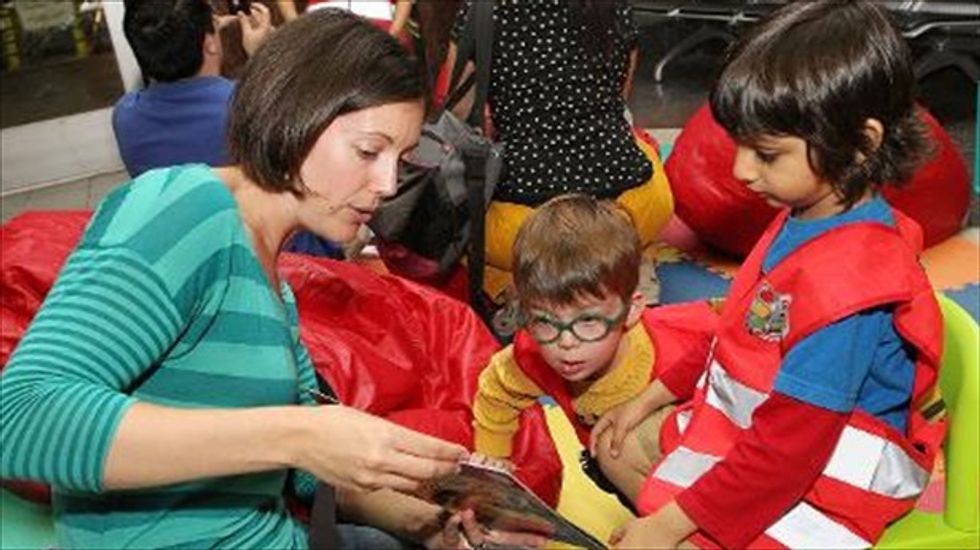 Researchers: More U.S. mothers staying at home because of unemployment