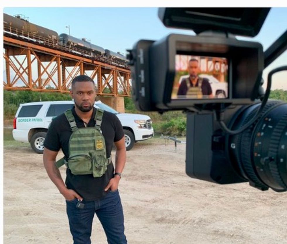 Fox News reporter showered with ridicule for wearing a tactical vest at the border: ‘Thinks he’s headed to a war zone’