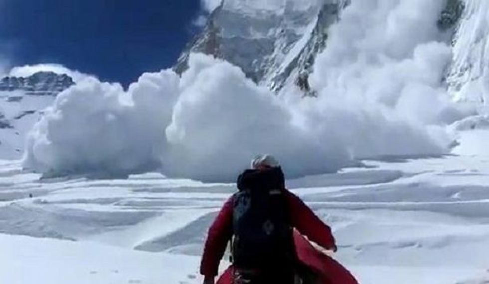 Everest avalanche death toll reaches 13