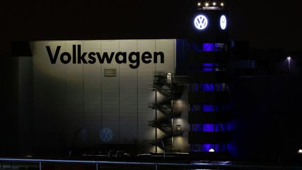 United Auto Workers withdraws objection to lost election at TN Volkswagen plant