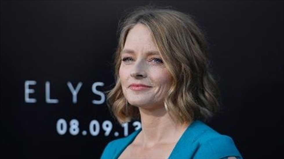 Spokesperson announces actress Jodie Foster's marriage to her girlfriend