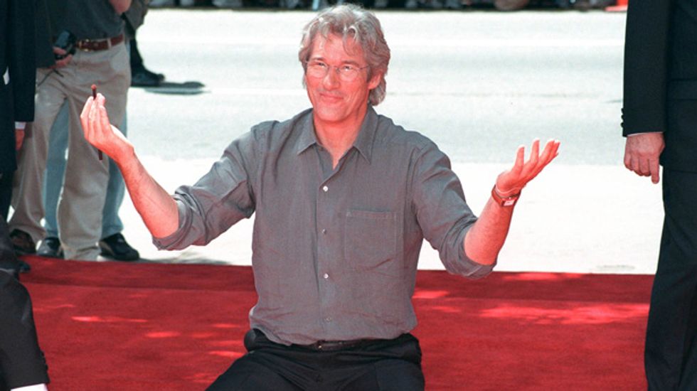 Tourist mistakes Richard Gere for beggar, gives him cold pizza