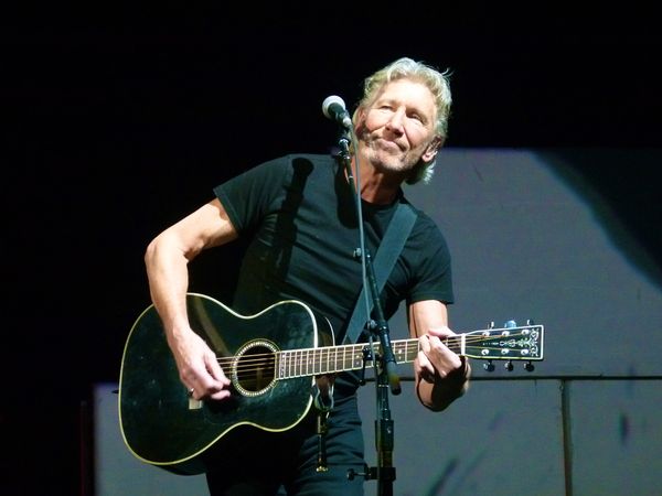Pink Floyd's Roger Waters and Nick Mason call for Rolling Stones to boycott Israel