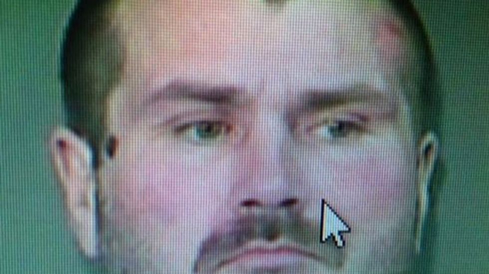 Pitchfork-wielding robber takes Waffle House cash register, leaves the pitchfork