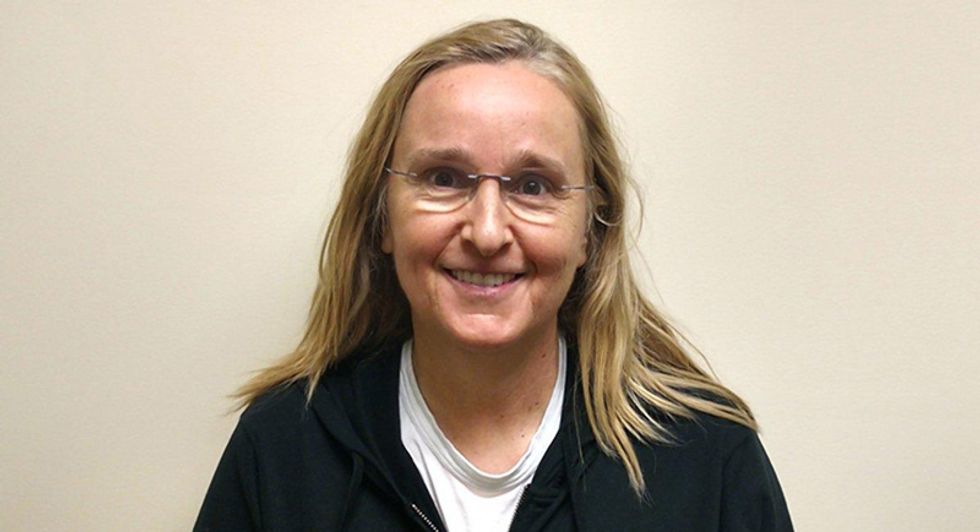 Rocker and cancer survivor Melissa Etheridge busted for medical marijuana at US/Canadian border: report