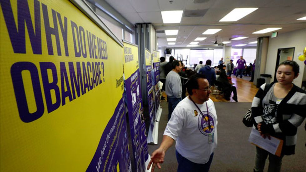 Fewer in U.S. lack health insurance after Obamacare rollout, poll finds