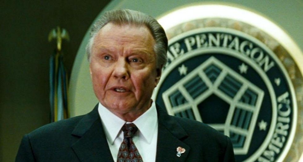 'Deliverance sequel': Internet in stitches as Jon Voight throws his name in the ring for Trump's next chief of staff