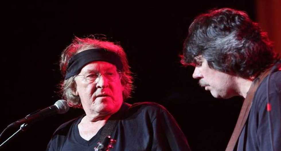 Jefferson Airplane co-founder Paul Kantner dies at 74